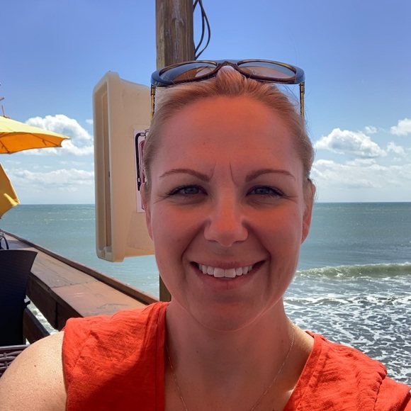 Meet your Posher, Stephanie - Picture 1 of 1